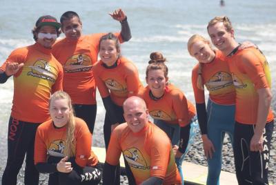 Clases de surf para principiantes (niños y adultos) en Lima, Perú