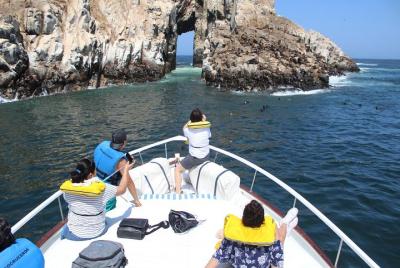 Crucero turístico por las islas de Lima
