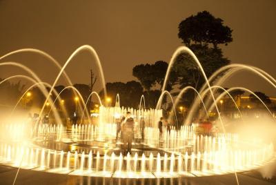 Espectáculo de danza mágica de agua y láseres que incluye recogid