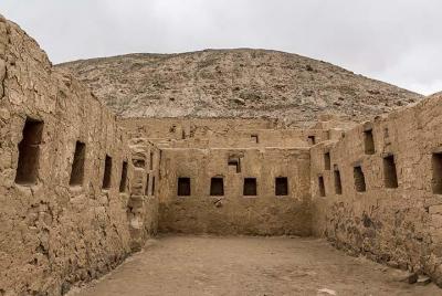 Tour de grupos pequeños a Tambo Colorado desde el puerto de San M