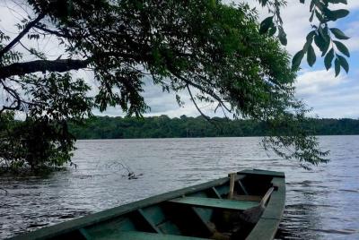 Conociendo lago Sandoval con un naturalista