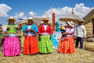 Excursión de día completo a las islas de Uros y Taquile