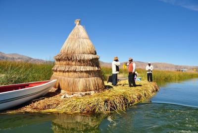 Un día en kayak en las islas de los uros y Taquile
