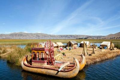 Excursión de un día a las islas de Uros y Taquile desde Puno