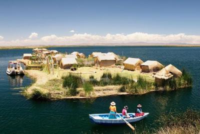 Medio día Islas Flotantes de Uros - Puno, Perú