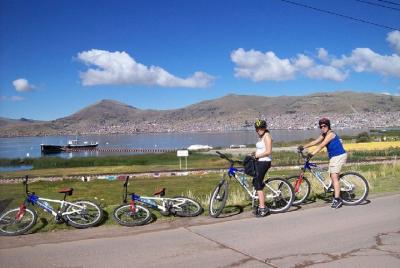 Bicicleta de montaña por el Lago Titicaca