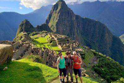 Excursión para grupos pequeños: servicio de guía en Machu Picchu desde Cuzco Excursión para grupos pequeños: servicio de guía en Machu Picchu desde Cuzco