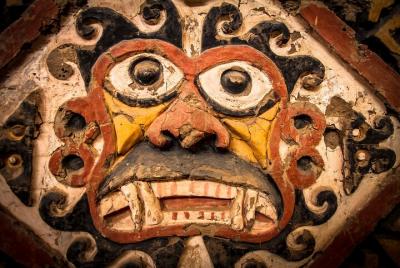 Tour Privado al Sol y la Luna, Dragón, Chan Chan, Playa Huanchaco