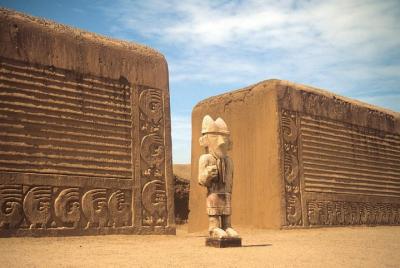 Día completo: templo de la Luna y el Sol y Chan Chan desde Trujil