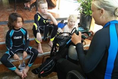 WaterColors - Kids 'Discover Scuba Diving en Boracay para niños d