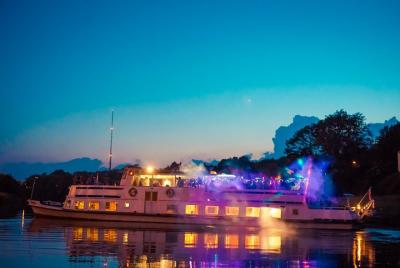 Fiesta en barco - barra abierta