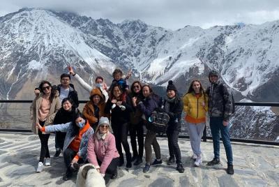 Excursión loca en grupo a Kazbegi Excursión loca en grupo a Kazbegi