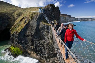 Excursión de un día a La Calzada del Gigante y el puente de cuerd Excursión de un día a La Calzada del Gigante y el puente de cuerd