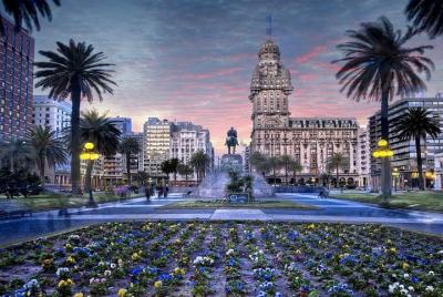 Descubre Montevideo con un local! (Tour Privado) Descubre Montevideo con un local! (Tour Privado)