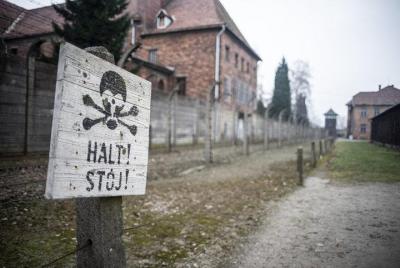 Recorrido histórico de Auschwitz-Birkenau desde Cracovia con tran