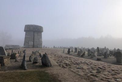 Recorrido por el campo de exterminio de Treblinka: grupo pequeño  Recorrido por el campo de exterminio de Treblinka: grupo pequeño