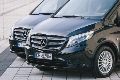 Traslado privado de ida y vuelta: aeropuerto de Varsovia al hotel