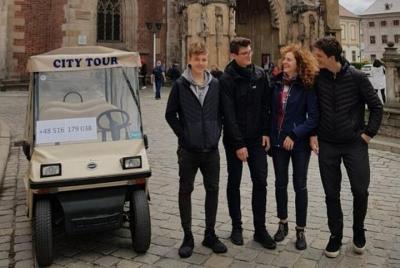 Tour privado a pie por Wroclaw en coche eléctrico Tour privado a pie por Wroclaw en coche eléctrico