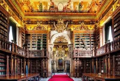 ¡ACCESO VIP a la Biblioteca Joanina y la Universidad de Coimbra!