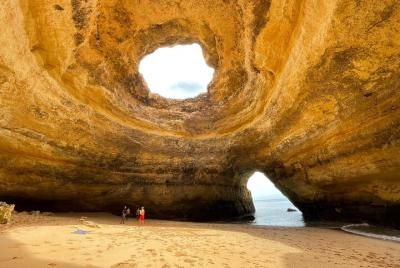 Tour a la cueva de las bellezas del Algarve - Cueva de Benagil y  Tour a la cueva de las bellezas del Algarve - Cueva de Benagil y