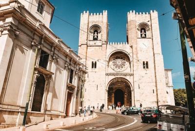 Tour de día completo en grupo pequeño de la histórica Lisboa Tour de día completo en grupo pequeño de la histórica Lisboa