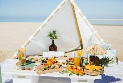  Por la mañana - Desayuno en la playa (mínimo 2 personas)