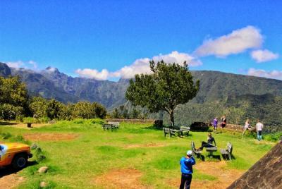 Excursión de día completo en 4x4 para explorar los olores y sabor