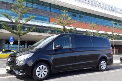 Traslado al aeropuerto de Madeira Minibus privado