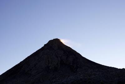 Subir a la montaña del Pico con viaje redondo desde la isla Faial Subir a la montaña del Pico con viaje redondo desde la isla Faial