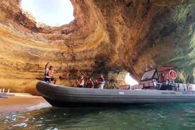 Excursión a las cuevas de Benagil desde Lagos en LANCHA MOTORA