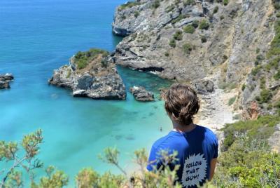Excursión a la playa salvaje de Sesimbra desde Lisboa