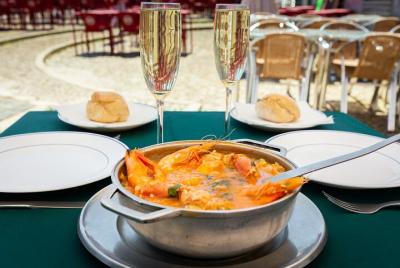 Experimente Lisboa: Excursión a pie para grupos pequeños con cata