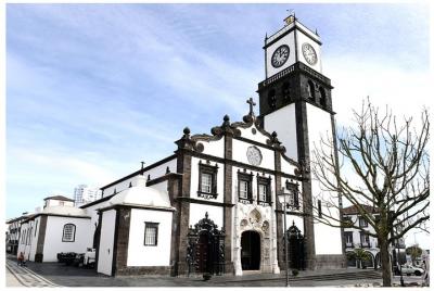Tour por la ciudad - Espacios Sagrados en Ponta Delgada (Medio d  Tour por la ciudad - Espacios Sagrados en Ponta Delgada (Medio d