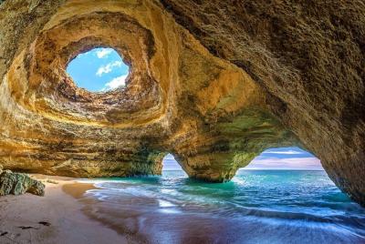 Excursiones a las cuevas de Benagil