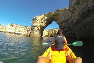 Explore el tour en kayak por las cuevas del Algarve y las playas 