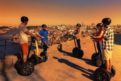 Excursión de 2 horas en Porto Sunset Segway: experiencia guiada