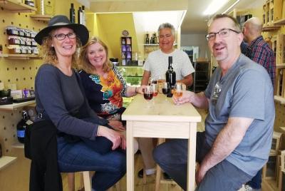 3 casas de vino y 10 vinos + tapas