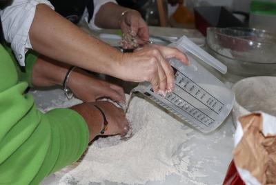 Aprende a amasar pan en un molino de viento en Arraiolos