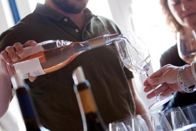 Visita guiada y degustación de vinos Reserva Visita guiada y degustación de vinos Reserva