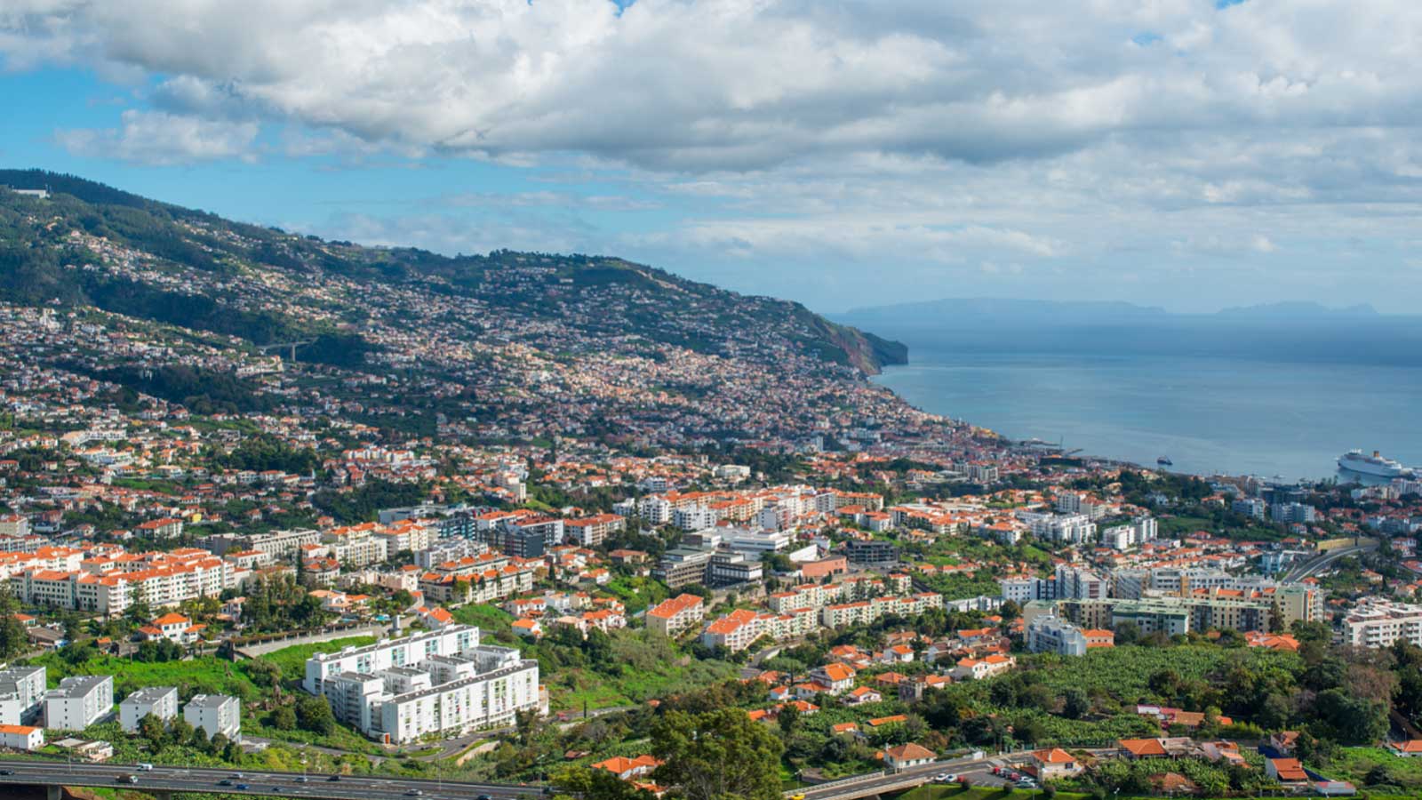 Transfer Offers in Funchal. Low Cost Transfers in  Funchal 