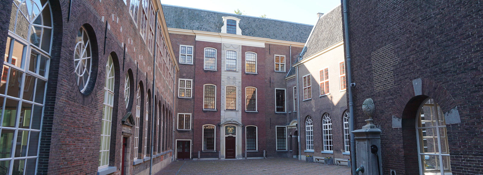Transfer Offers in Leiden. Low Cost Transfers in  Leiden 