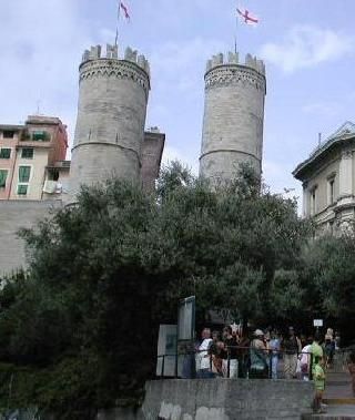 Italia Génova Porta dei Vacca y la Porta Soprana Porta dei Vacca y la Porta Soprana Liguria - Génova - Italia