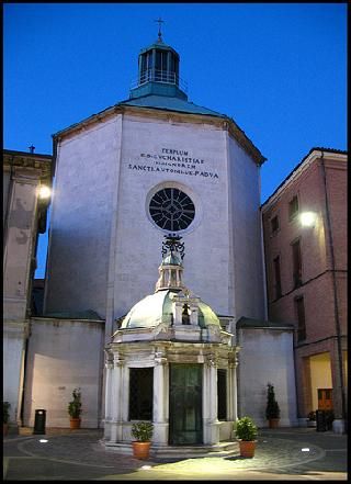 Italia RIMINI Tempietto di Sant