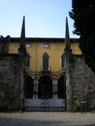 Hotels near Giusti Palace  Verona