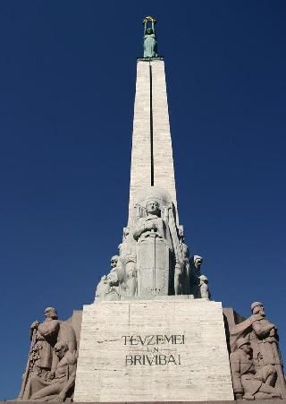 Letonia Riga  Monumento a la Libertad Monumento a la Libertad Letonia - Riga  - Letonia