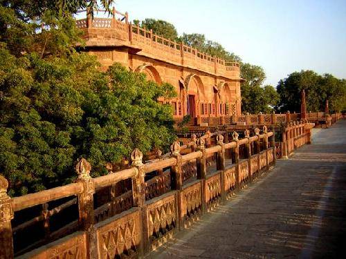 India Jodhpur  Lago y Palacio de Baisamand Lago y Palacio de Baisamand India - Jodhpur  - India