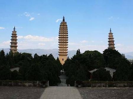 Tres Pagodas