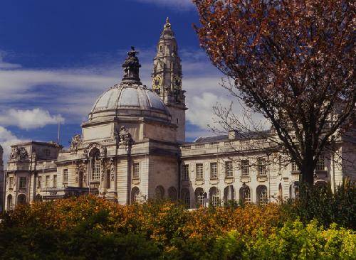 El Reino Unido Cardiff  City Hall City Hall Gales - Cardiff  - El Reino Unido