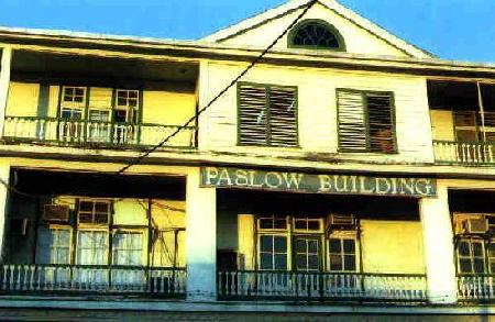 Hoteles cerca de Edificio Paslow  Belize