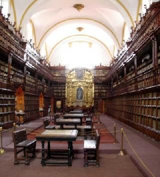 México Puebla  Biblioteca Palafoxiana Biblioteca Palafoxiana Puebla - Puebla  - México